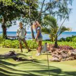 Pruebe a jugar al minigolf en el Canonnier Beachcomber Golf Resort & Spa. 