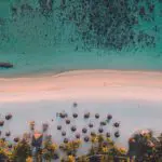 Playa y aguas sublimes en Dinarobin Beachcomber Golf Resort & Spa. 
