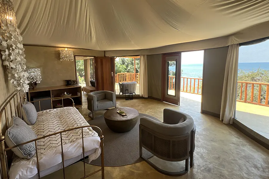 blue-zebra-island-lodge-executive-family-chalet-lounge-and-view