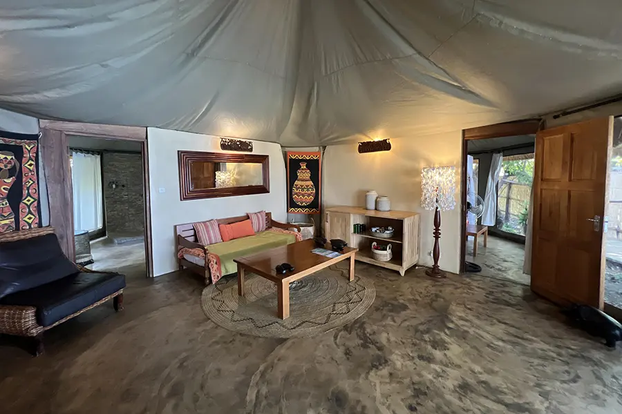 blue-zebra-island-lodge-executive-family-chalet-lounge2