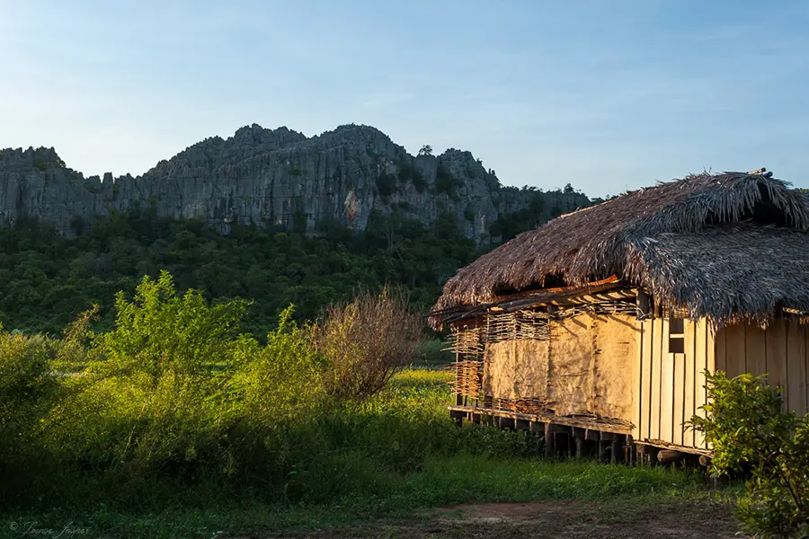 cabana_vue-lac_exterieur_iharana-bush-camp_ecolodge_ankarana_madagascar