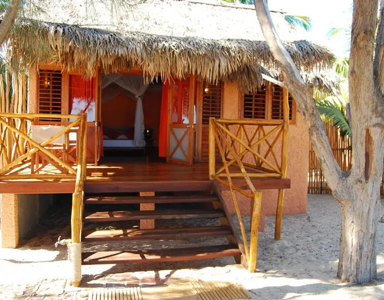 En la arena del Palissandre Côte Ouest Resort & Spa.