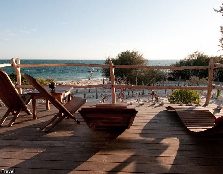 Siéntese y relájese en el Anakao Ocean Lodge.