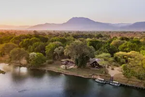 Chiawa Camp, idealmente situado a orillas del Zambeze. 
