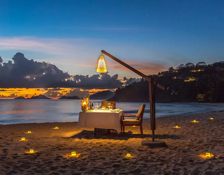 Enjoy dinner on the beach in the evening | Anantara Maia 