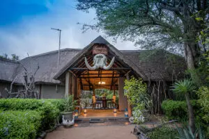 Kambaku Safari Lodge entrance.