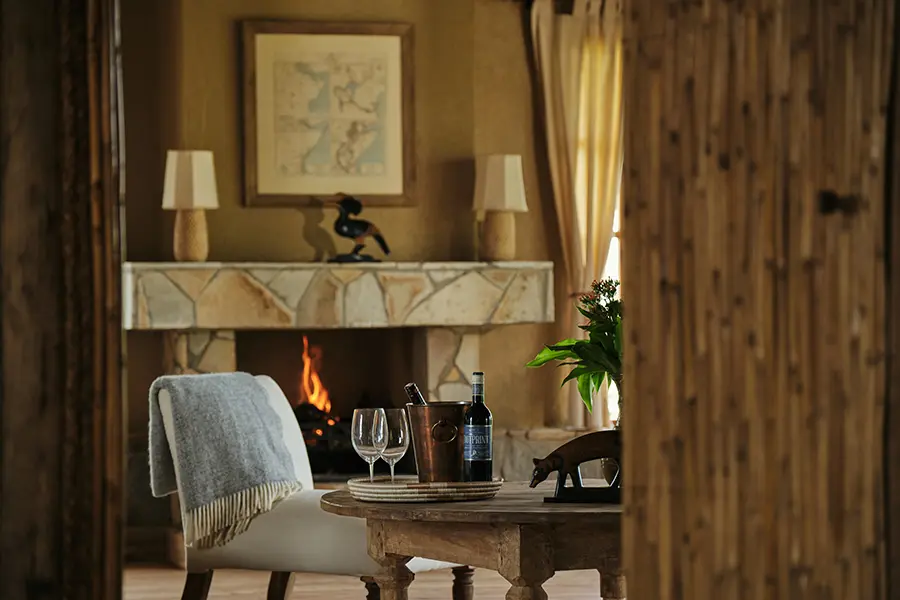 kibale-lodge-bedroom-lounge