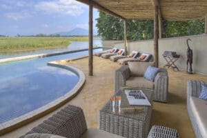 La tranquila zona de la piscina cuenta con una piscina de 25 m. 