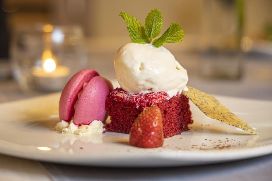 Deleite su paladar con los dulces postres del restaurante.