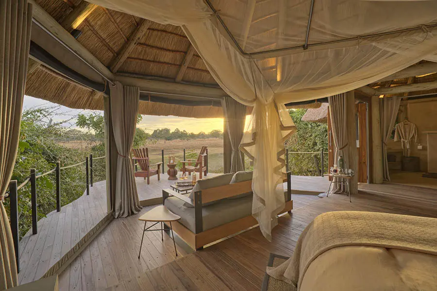 lion_camp__-_luxury_suite_interior_con_baño1