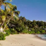 Hotel Carana Beach.