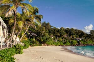 Hotel Carana Beach.