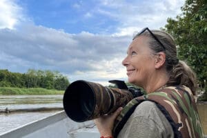 Lucy é apaixonada pela fotografia da vida selvagem. 