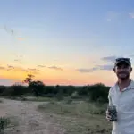 Contemplar una emblemática puesta de sol africana. 