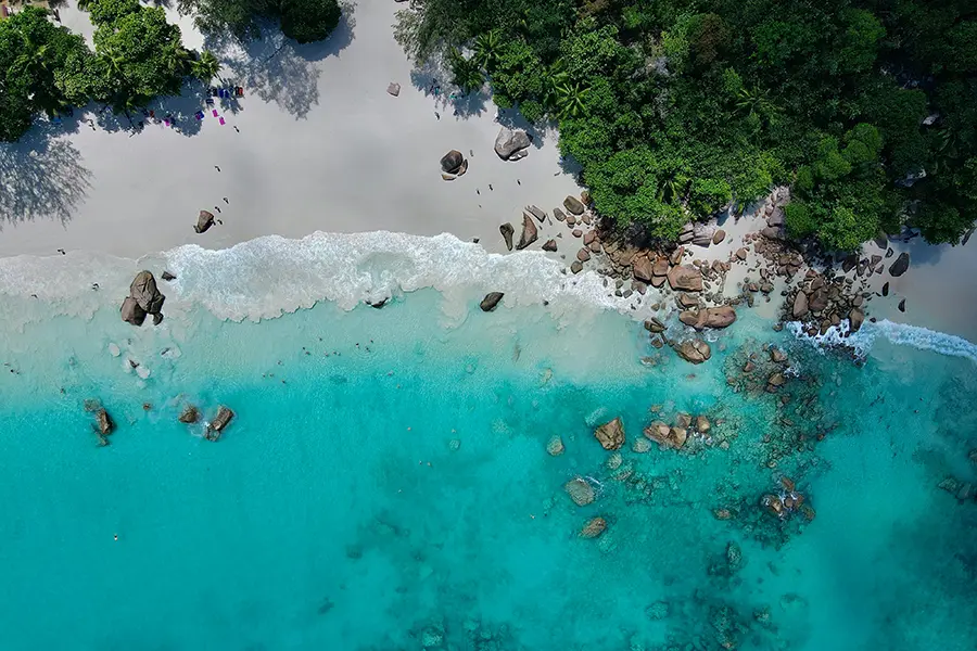 Vista aérea de playas vírgenes, Seychelles | Go2Africa