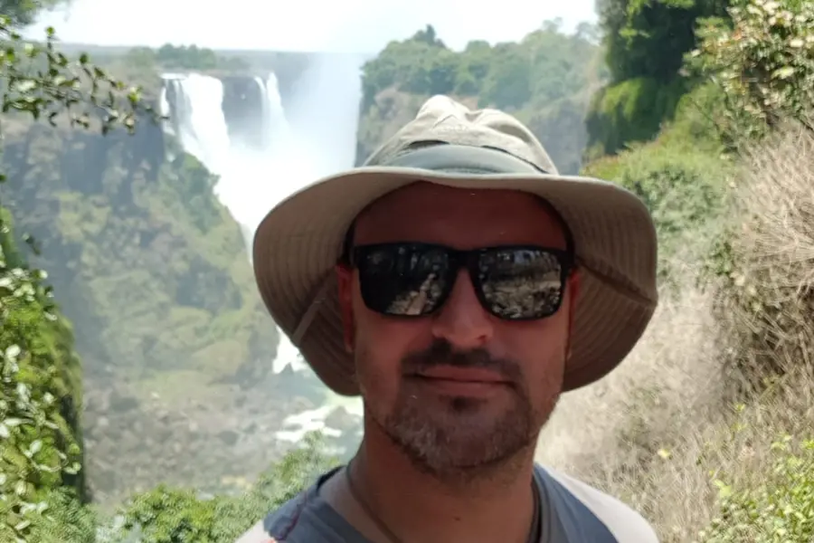 Steve en Victoria Falls.