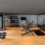 Ve al gimnasio.