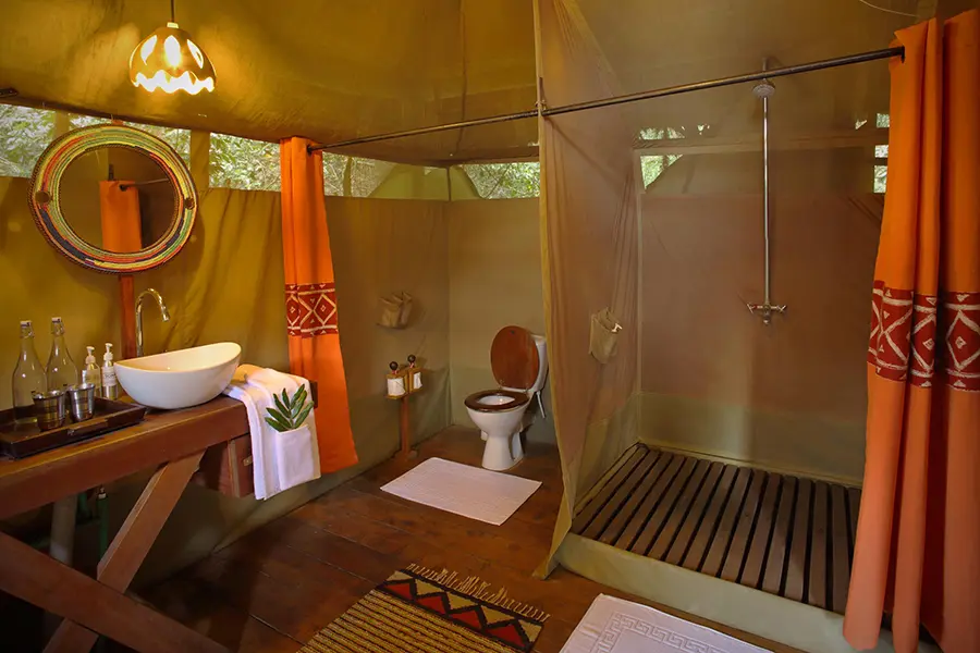 basecamp-masai-mara-basecamp_bathroom1