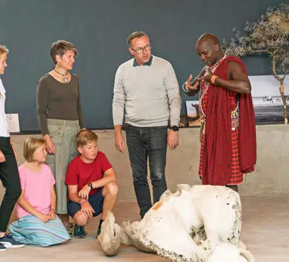 Pase algún tiempo en el centro educativo | Basecamp Masai Mara.