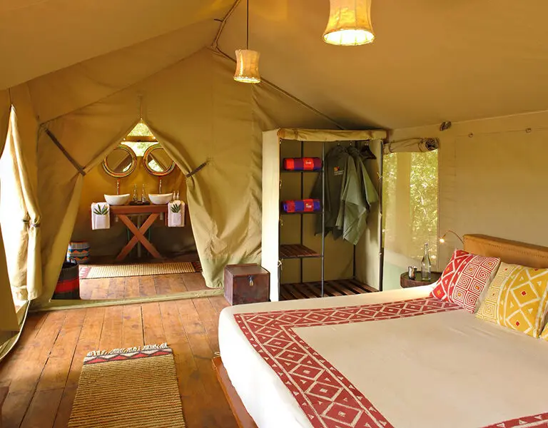 basecamp-masai-mara-tent_interior_3