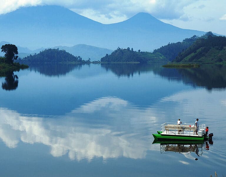 Enjoy boat cruises on the lake.