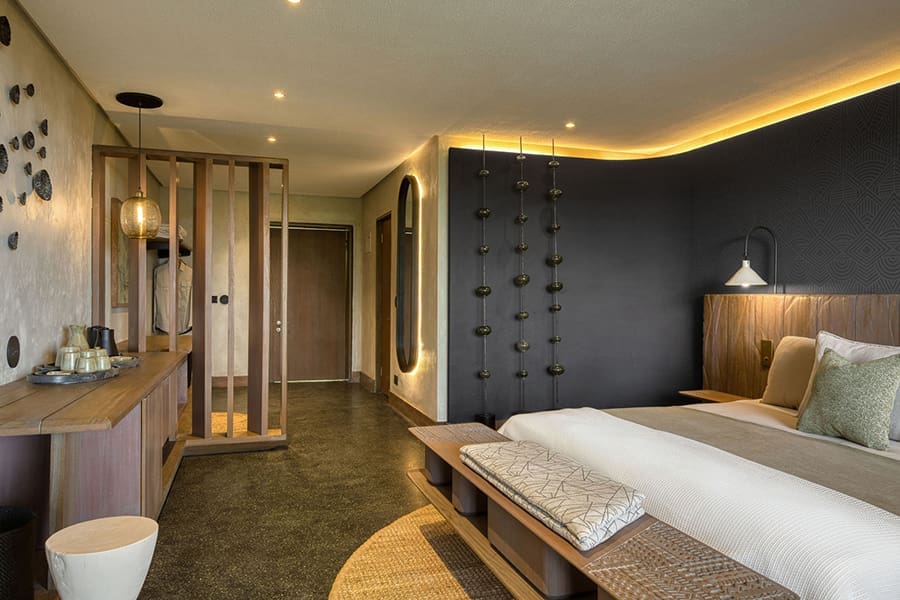 serengeti-explorer-room-interior-2