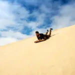 Descenso de dunas por las colinas arenosas | Shipwreck Lodge