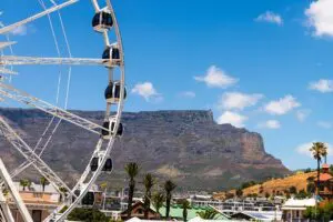 A un tiro de piedra del V&A Waterfront: viva el distrito del entretenimiento junto al mar. 