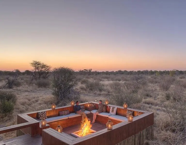 feline-fields-lodge-firepit-deck