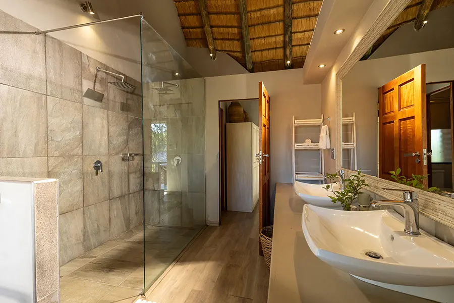 karongwe-river-safari-lodge-family-193
