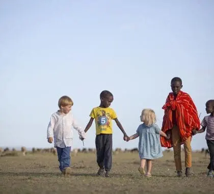 Le visite culturali nel Masai Mara sono una grande esperienza culturale per i più piccoli | Go2Africa