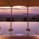Vistas junto a la piscina en Elewana Loisaba Lodo Springs.
