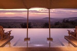 Vistas junto a la piscina en Elewana Loisaba Lodo Springs.