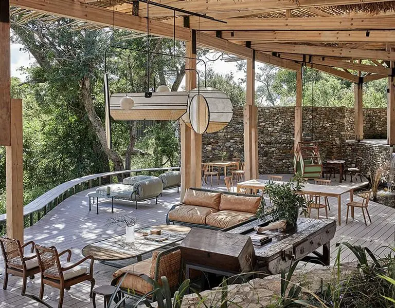 Zona del lodge principal del Saseka Tented Camp.