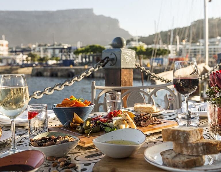Staying at the Queen Victoria, you also have the option of having breakfast at the Victoria and Alfred hotel nearby. 
