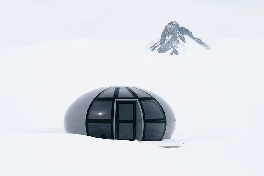 echo-base-antarctica-blanco-desierto-cielo-pod-exterior