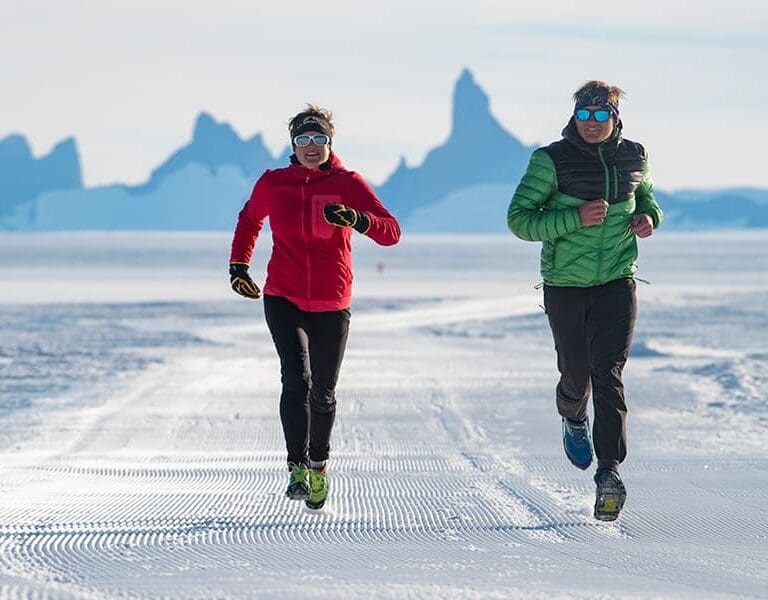 Running enthusiasts can keep up with their training.