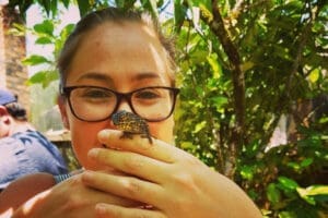 Fazer amigos ao almoço.