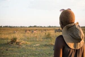 Susan blickt auf das Okavango-Delta. 