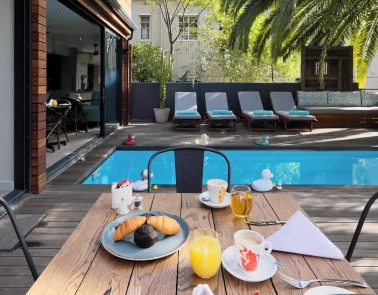 Delight in your morning breakfast next to the pool. 