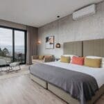 Sea-facing rooms are tastefully decorated. 