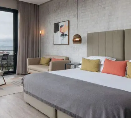 the-tree-house-boutique-hotel-cape-town-sea-facing-room8-w-balcony-banner