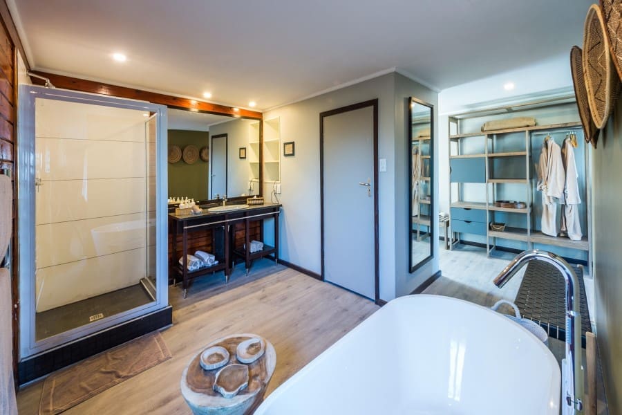Enjoy a spacious bathroom complete with double vanity, walk-in shower and bathtub. 