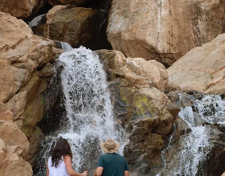 Enjoy a guided walk to the seasonal Endabash Waterfall. 