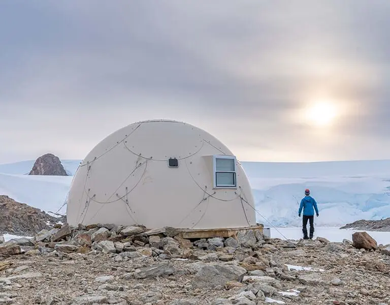 State-of-the-art Polar Pods keep the harsh elements out and the interiors cosy.