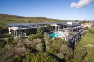 Una villa de uso exclusivo en la Reserva Natural Privada de Grootbos, que ofrece un lujoso confort y la máxima privacidad.