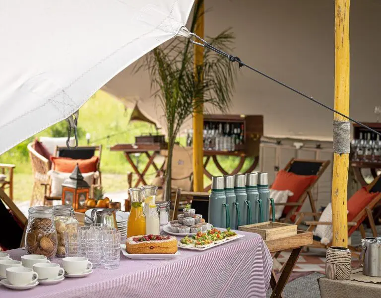 Crisp cereals and fresh fruit juice awaken you after a restful sleep.