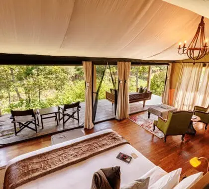 Amplias suites con vistas al río. 