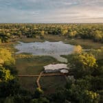 Chicari Camp est situé sur les vastes étendues de Chicari Pans, qui attirent des animaux sauvages de tout le parc.