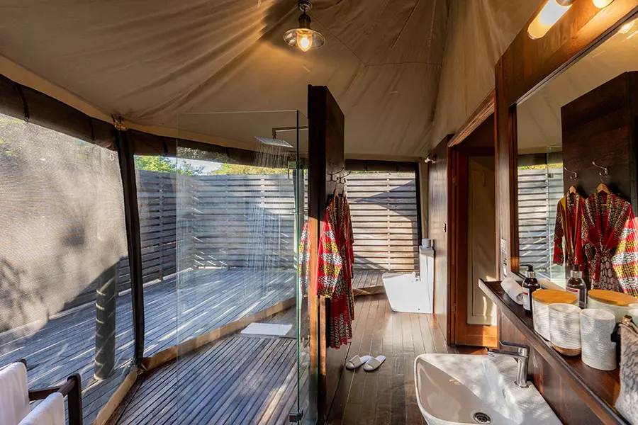 gorongosa-safaris-muzimu-lodge-tented-suites-en-suite-baño-18